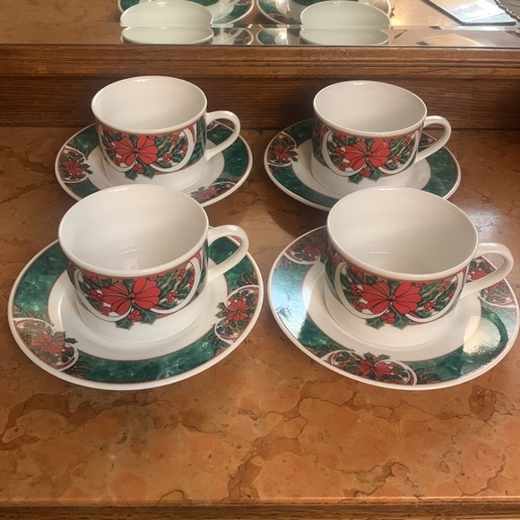 Vintage Gibson Everyday Christmas Cup & Saucer set of 4 Marble Holly - Picture 6 of 6